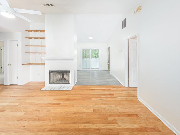 2nd image of 1361 Idlewild Dr