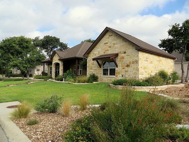 1st image of 2142 Hedgestone