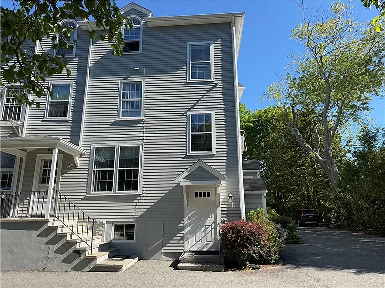 141 Narragansett Ave #2B — Photo 6