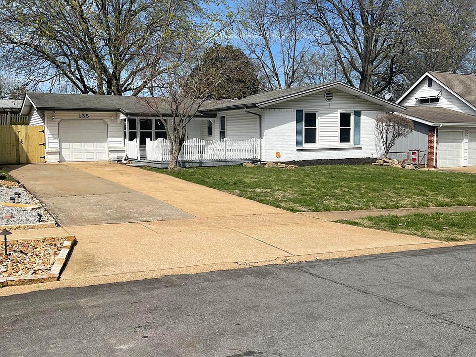 1st image of 135 Broadmere Dr