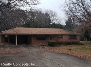 2030 N Juneway Ter, Fayetteville, AR 72703