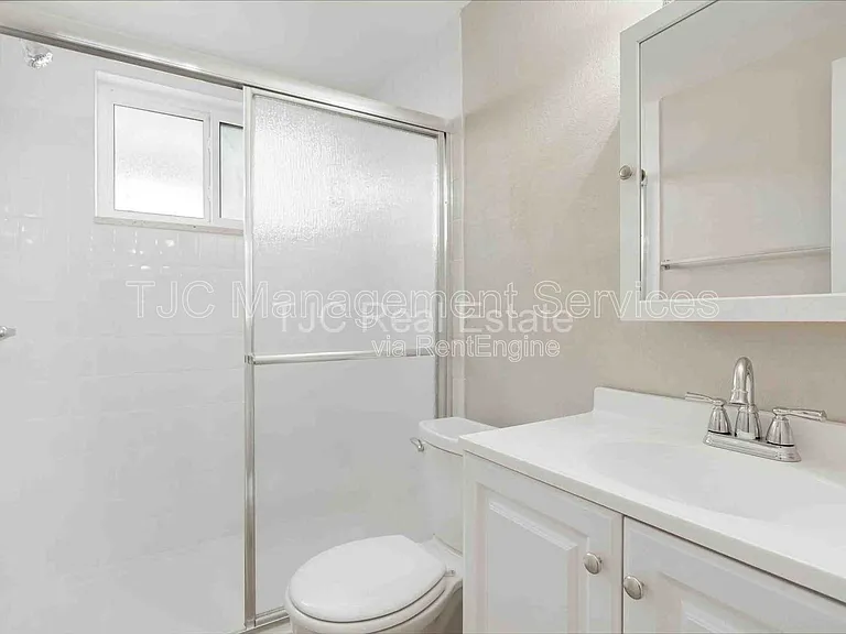 1138 N Corona St #103 — Photo 9