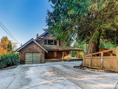 9130 Ferncliff Avenue NE, Bainbridge Island, WA, 98110