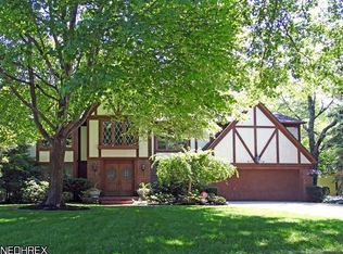 2041 Newbury Dr, Westlake, OH 44145