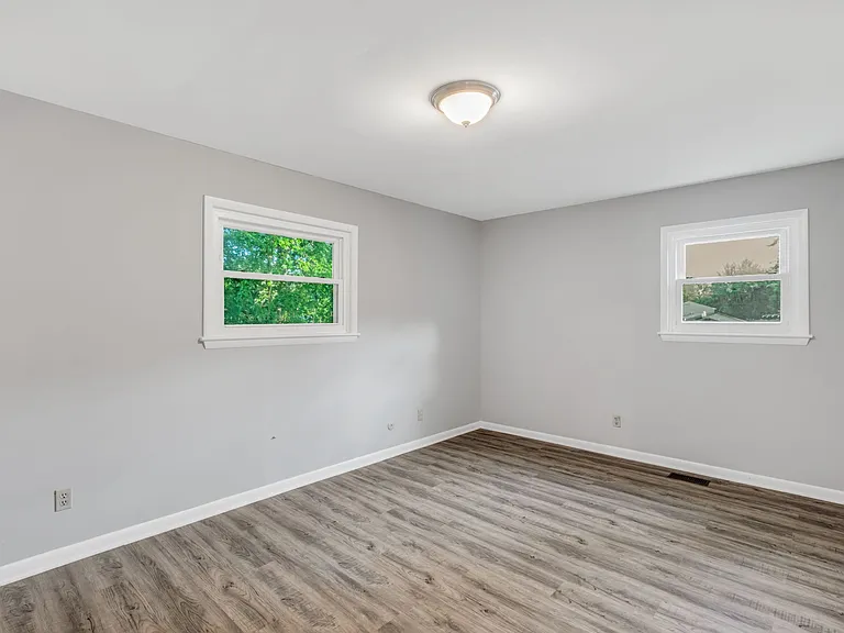 1449 Moores Mnr — Photo 23