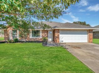 809 Hunter Ln, Sayre, OK 73662