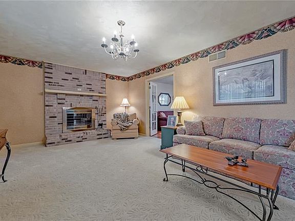 5th image of 950 Jamell Dr