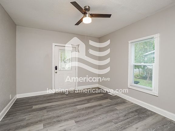 1033618_004_wm_-_living_room_13273794.jpg