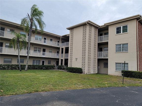 2nd image of 1000 49th St N APT 305