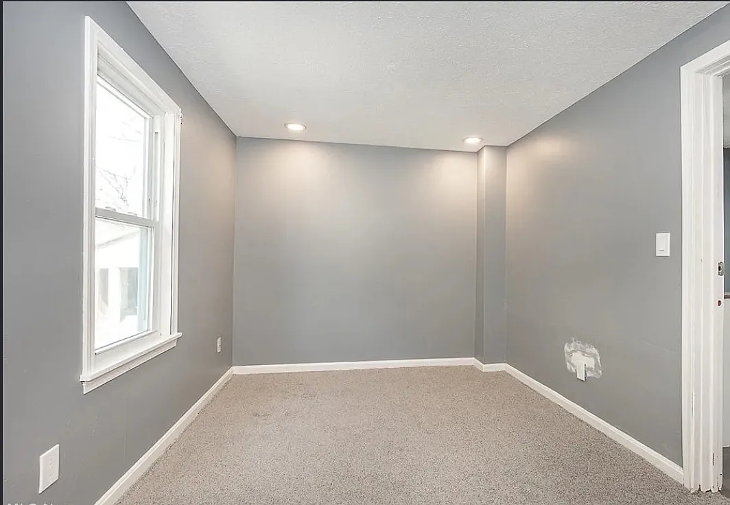 2 bed, 706 sqft, $1,000 — Photo 3