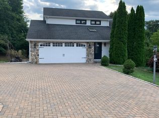 6 Whiffle Tree Rd, Wallingford, CT 06492