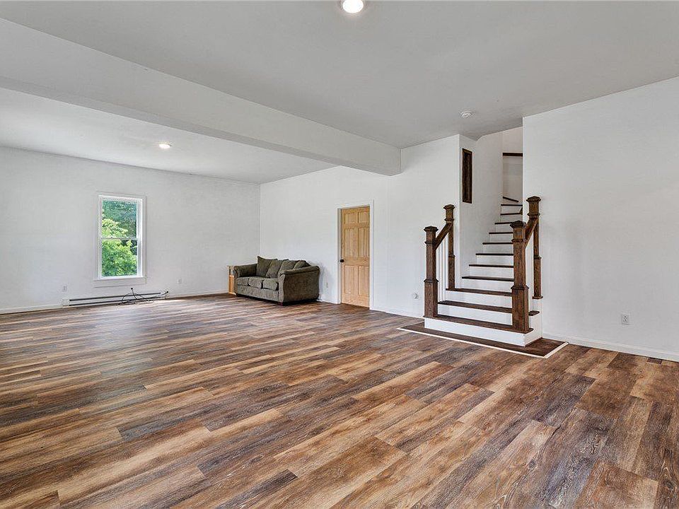 1st image of 426 Davis Rd