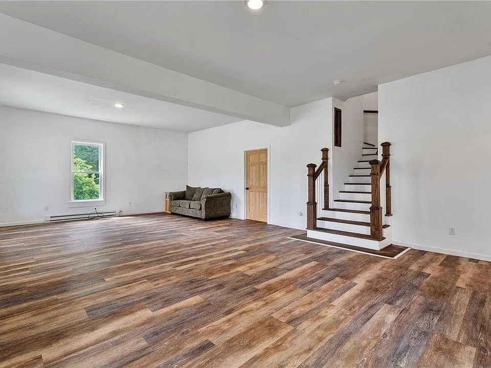 426 Davis Rd