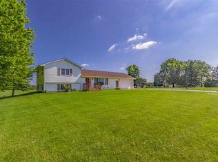 10525 Fish Hatchery Rd, Pecatonica, IL 61063