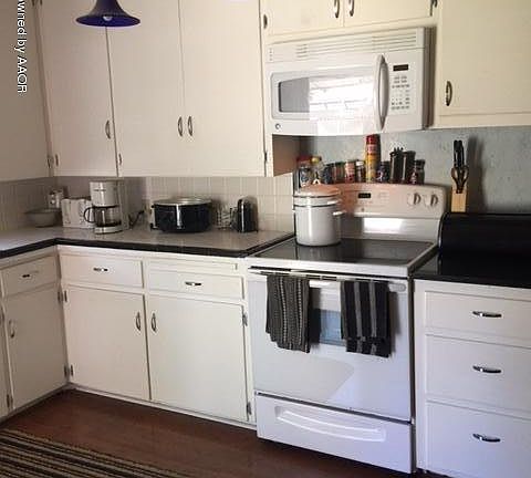 4th image of 2209 S Ong St