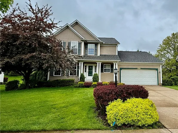 3076 Ravineview Cir, Stow, OH 44224