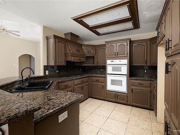 5th image of 5305 Oleander Dr