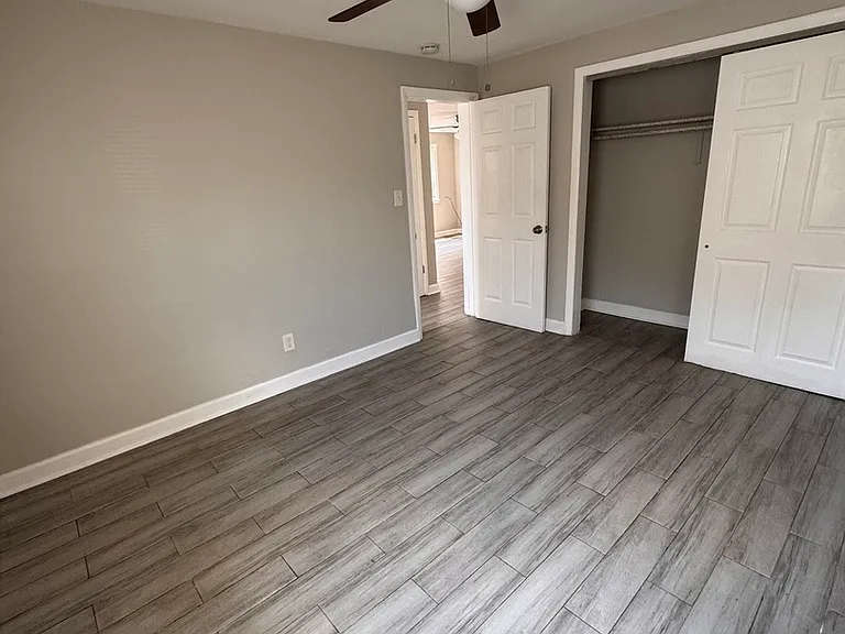 18446 Torrence Ave #1E — Photo 8