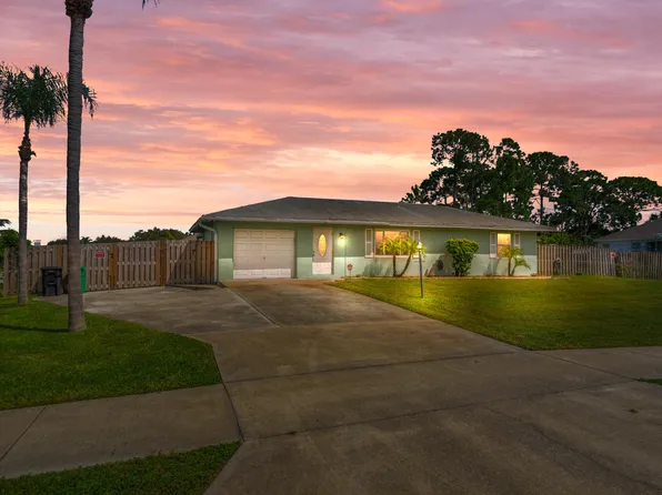 257 SW THORNHILL Drive, Port St Lucie, FL 34984