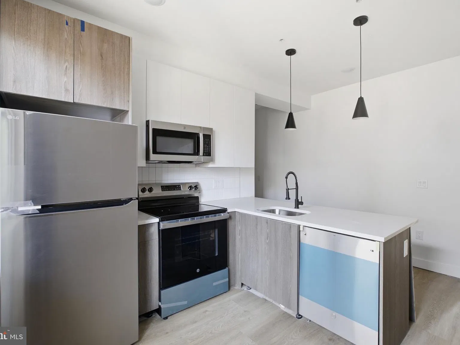 613 N Brooklyn St #5 — Photo 4