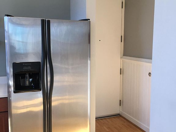 3rd image of 1201 Vine St Unit G