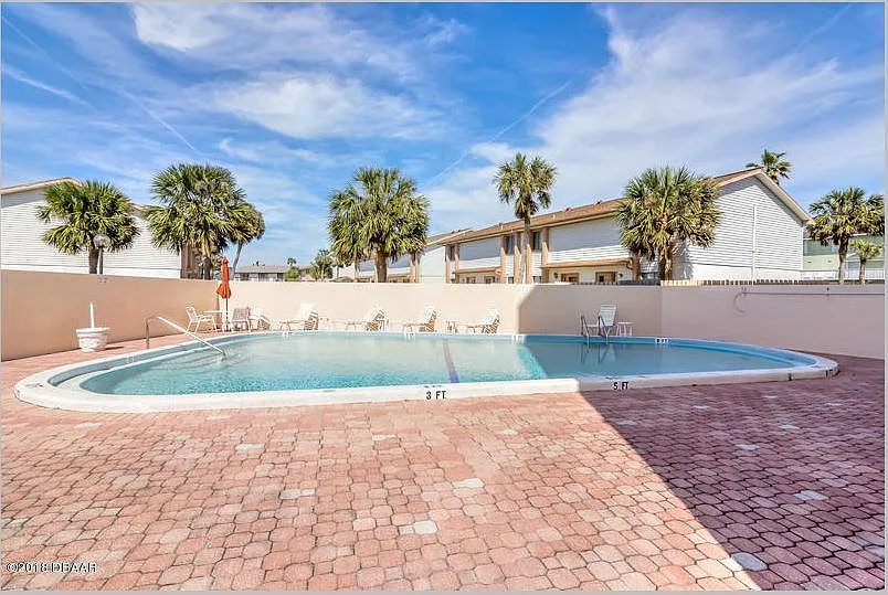 2 bed, 1137 sqft, $2,000 — Photo 2