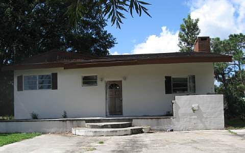 1st image of 725 River Dr