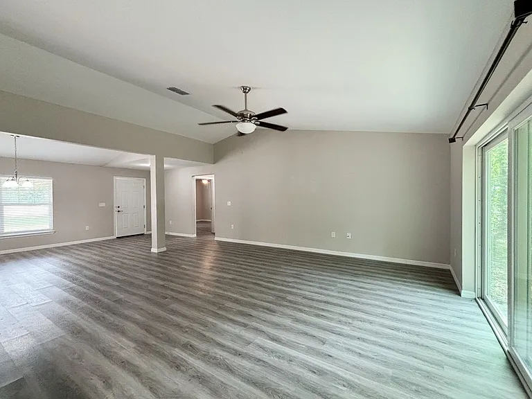 9892 SW 189th Cir — Photo 12