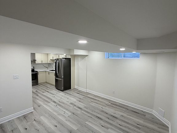 2nd image of 6 Country Ridge Ct