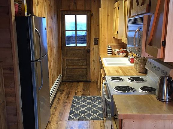 4th image of 834 County Road 494