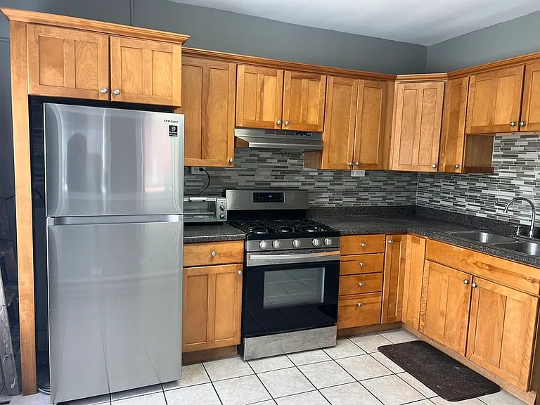 2 Raymond Ave #3C — Photo 2