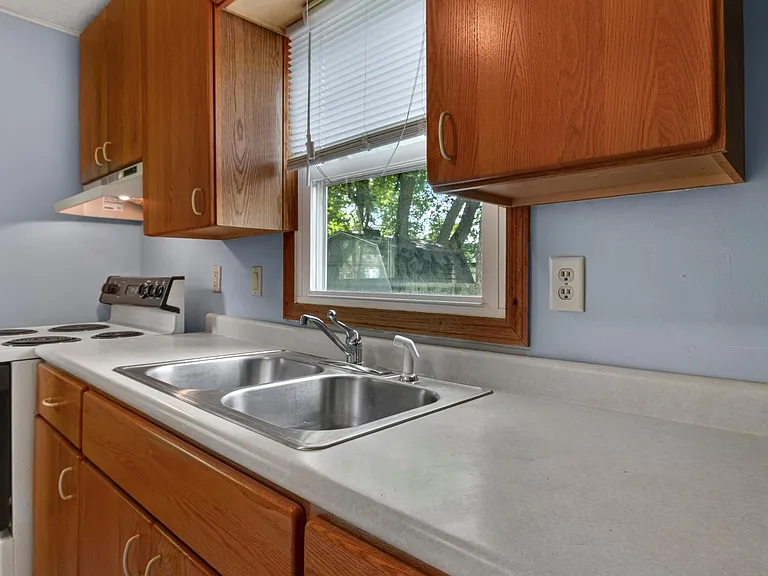 1013 W Columbia Ave — Photo 11