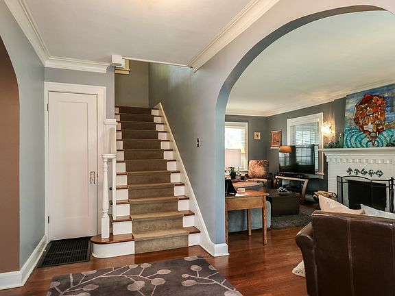 3rd image of 7217 Belleview Ave