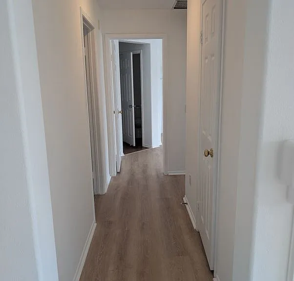 154 California Ct — Photo 12