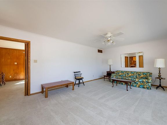4th image of 417 Clinton Dr
