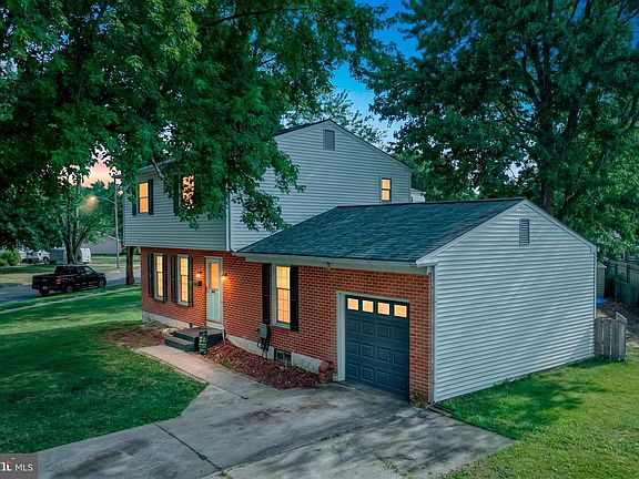 3rd image of 306 Macarthur Dr