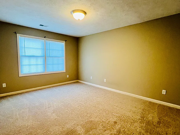 1112 Ekstam Dr #4 — Photo 19