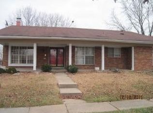 5340 Delcastle Dr, Florissant, MO 63034