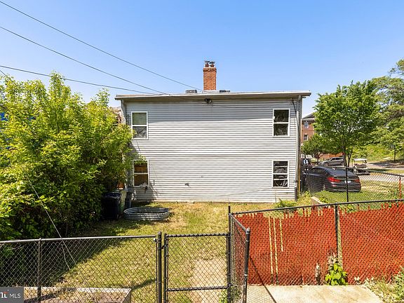 5th image of 1227 18th Pl NE