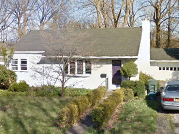 88 Coleridge Rd, Rochester, NY 14609