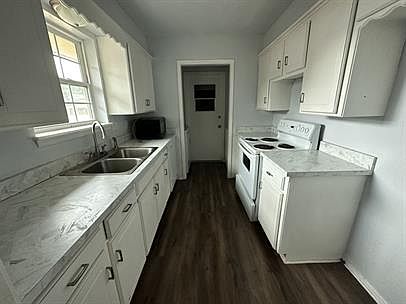 4th image of 1912 N Moulton Ct