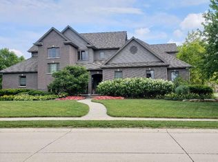 11615 Deer Creek Dr, Omaha, NE 68142