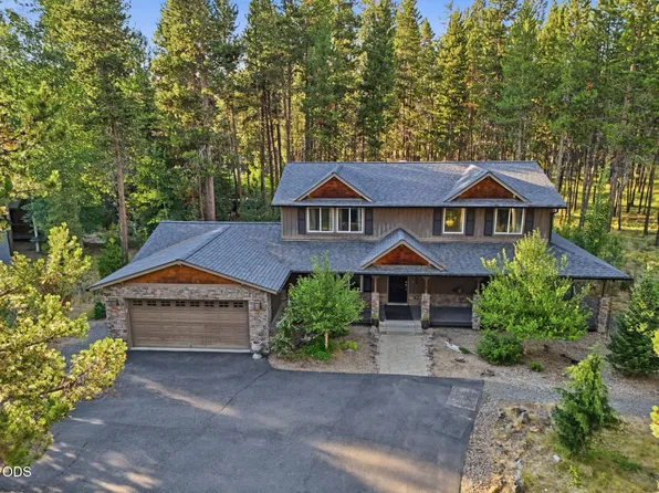 16722 Stage Stop Dr, Bend, OR 97707