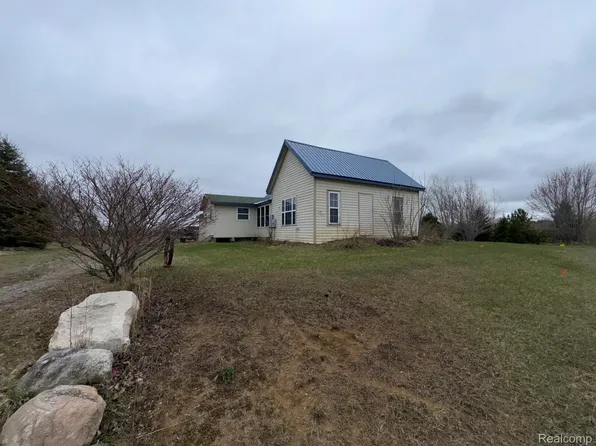 1789 S M 65, Whittemore, MI 48770