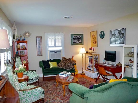 2nd image of 150 Winchester Ave