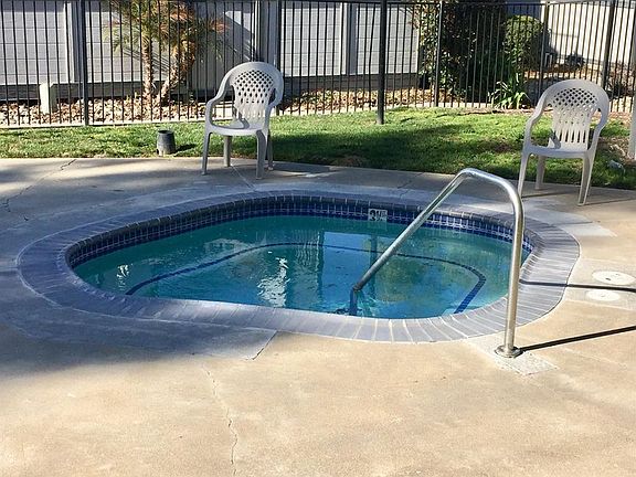 5th image of 6221 Oak Valley Ln