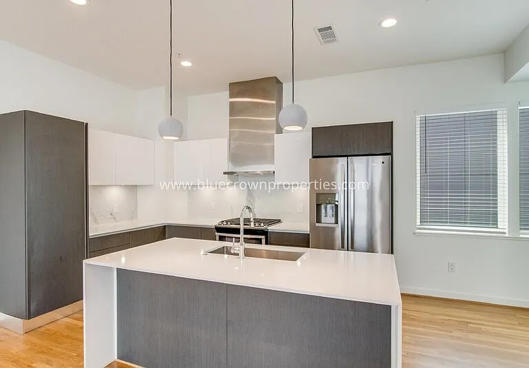 1515 S Akard St #402 — Photo 4