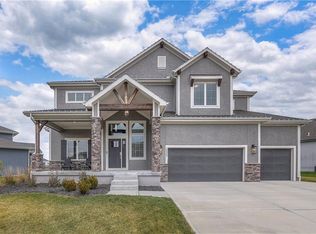 12522 W 182nd Ct, Overland Park, KS 66013