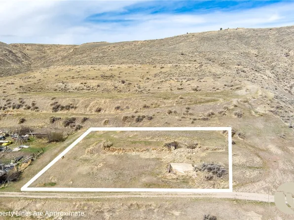 110 N 3rd St, Bearcreek, MT 59007