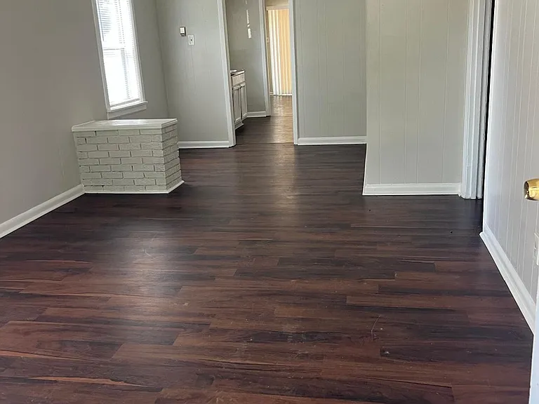 2292 Redwood Ave — Photo 3